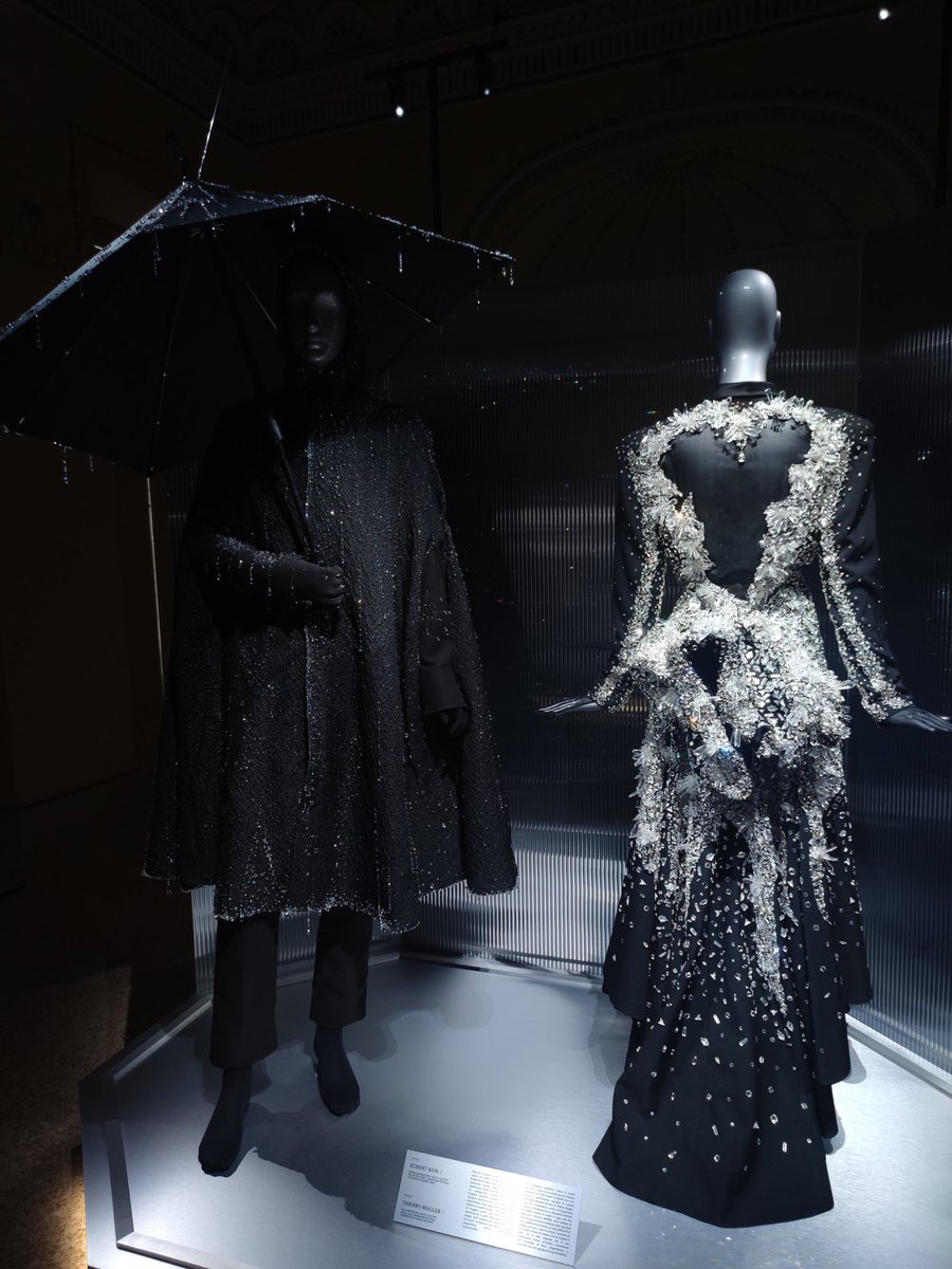 shatiel_85's tweet photo. Swarovski, Masters of Light - June 2024

I’m not a fan of crystals and the like, but this temporary exhibition was really spectacular 💕 https://t.co/KOfitrxSlx