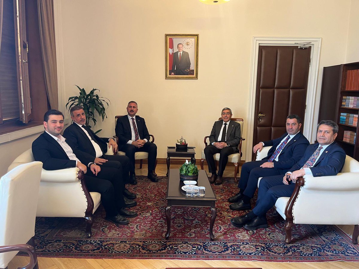 📍TBMM

AK Parti Grup Başkanvekilimiz Sn. <a href="/abdulhamitgul/">Abdulhamit Gül</a> başkanlığında, Gaziantep Milletvekillerimiz ile birlikte Gazi Meclisimizde bir araya geldik. 

#GaziŞehrimiz de devam eden ve planlanan çalışmalar hakkında değerlendirmelerde bulunduk.