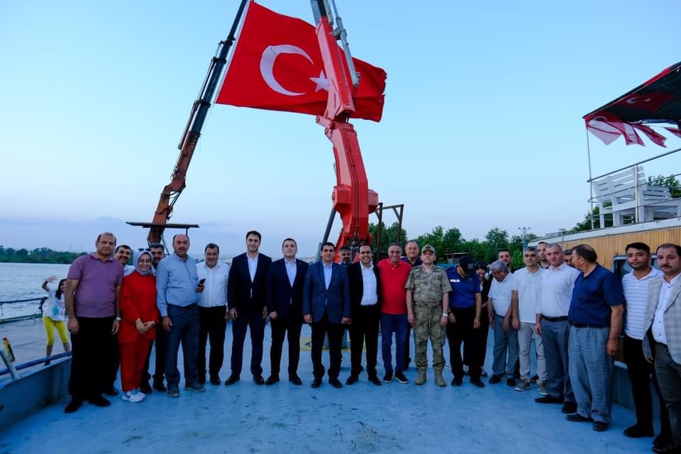 huseyinsert63's tweet photo. 15 Temmuz’da olduğu gibi millet olarak, yürek yüreğe, gönül gönüle verdikçe hiçbir güç milli irade karşısında duramaz. 

Birliğimiz, dirliğimiz bâki olsun. 🇹🇷

📍15 Temmuz Demokrasi ve Milli Birlik Günü Anma Programı https://t.co/5OZWLrRwug