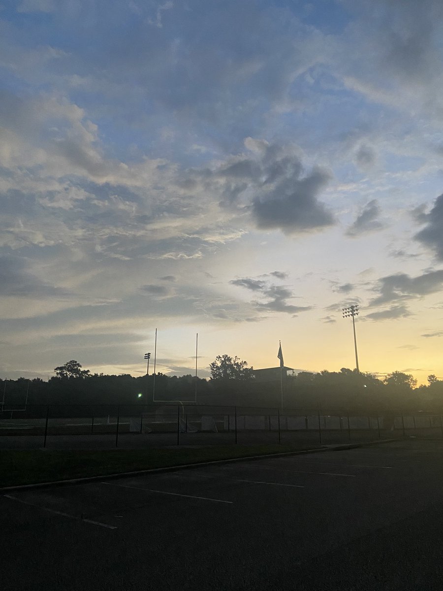 Bama26Point2's tweet image. 5:27am * 72° and humid * 5 miles in 49:57 around Heardmont Park / knee is a little sore but a good start to this Tuesday #runchat #runner #runcoach