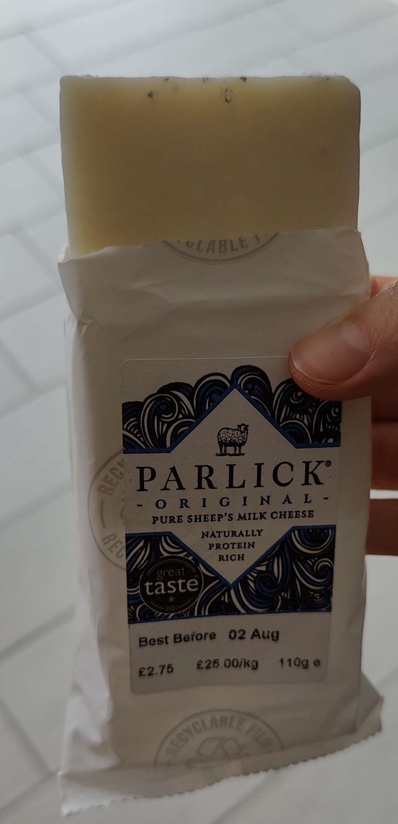 _Luxara_'s tweet photo. @Tesco I bought some cheese at your Hucknall Extra store. I just opened it while it's still definitely in date and there was mould all over the top of it. :( https://t.co/j3bRuAhE0L