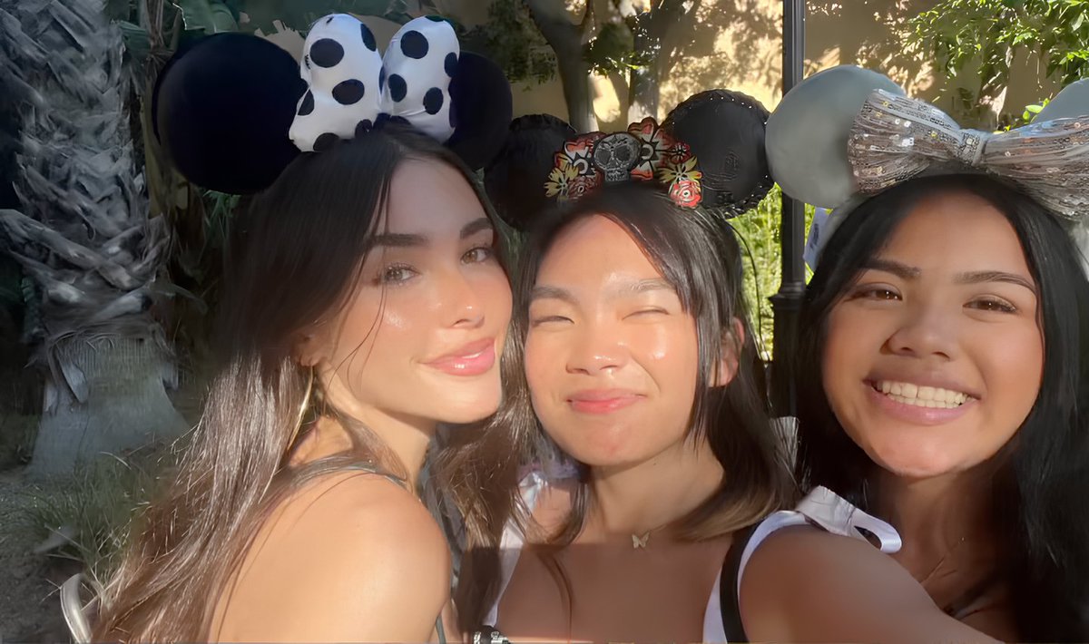 sitesbeer's tweet image. New photo of Madison Beer with fans today. 🤍