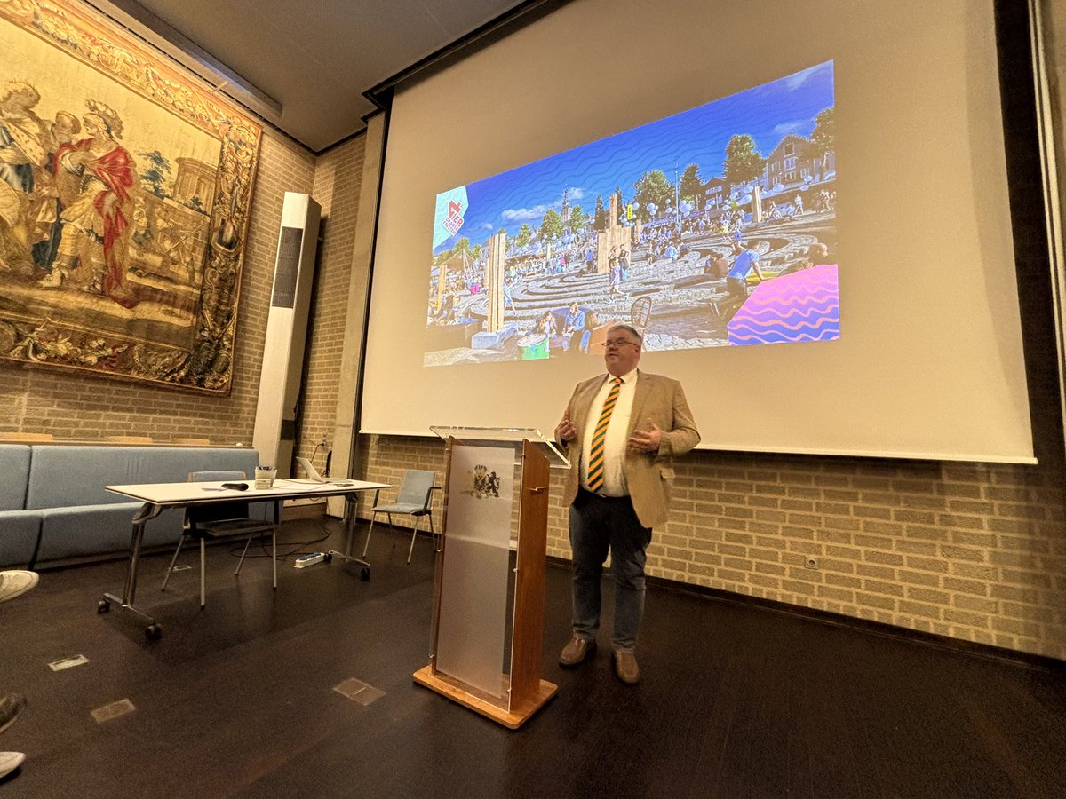 Tobias van Elferen tweet media