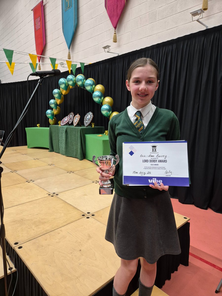 Kayleig12944344's tweet photo. The best day/night for year 6! Incredibly proud and lucky to be a part of an amazing school @malvernprimary. Thank you @JHayes_4694 Erin's confidence has grown so much over the last 2 years, we are forever grateful for the support you have given her 💚💛 https://t.co/bbyMB68p2G