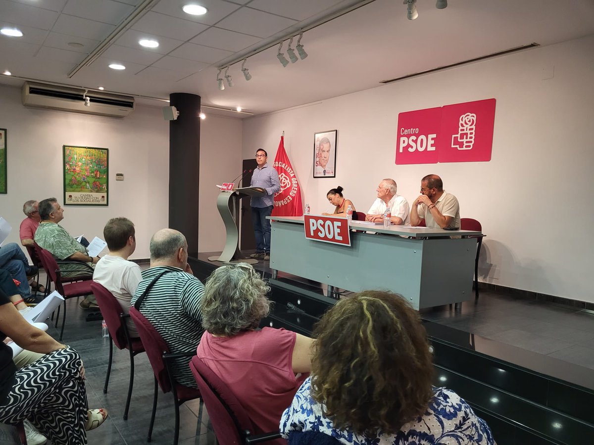 Ayer aprobamos por “unanimidad” la gestión de Ejecutiva de la Agrupación Socialista del Distrito Centro. Muchas gracias a los compañeros/as del <a href="/PSOEMCentro/">PSOE Madrid Centro</a> por su confianza y apoyo al trabajo desarrollado por la Ejecutiva desde el 7 de septiembre de 2023.