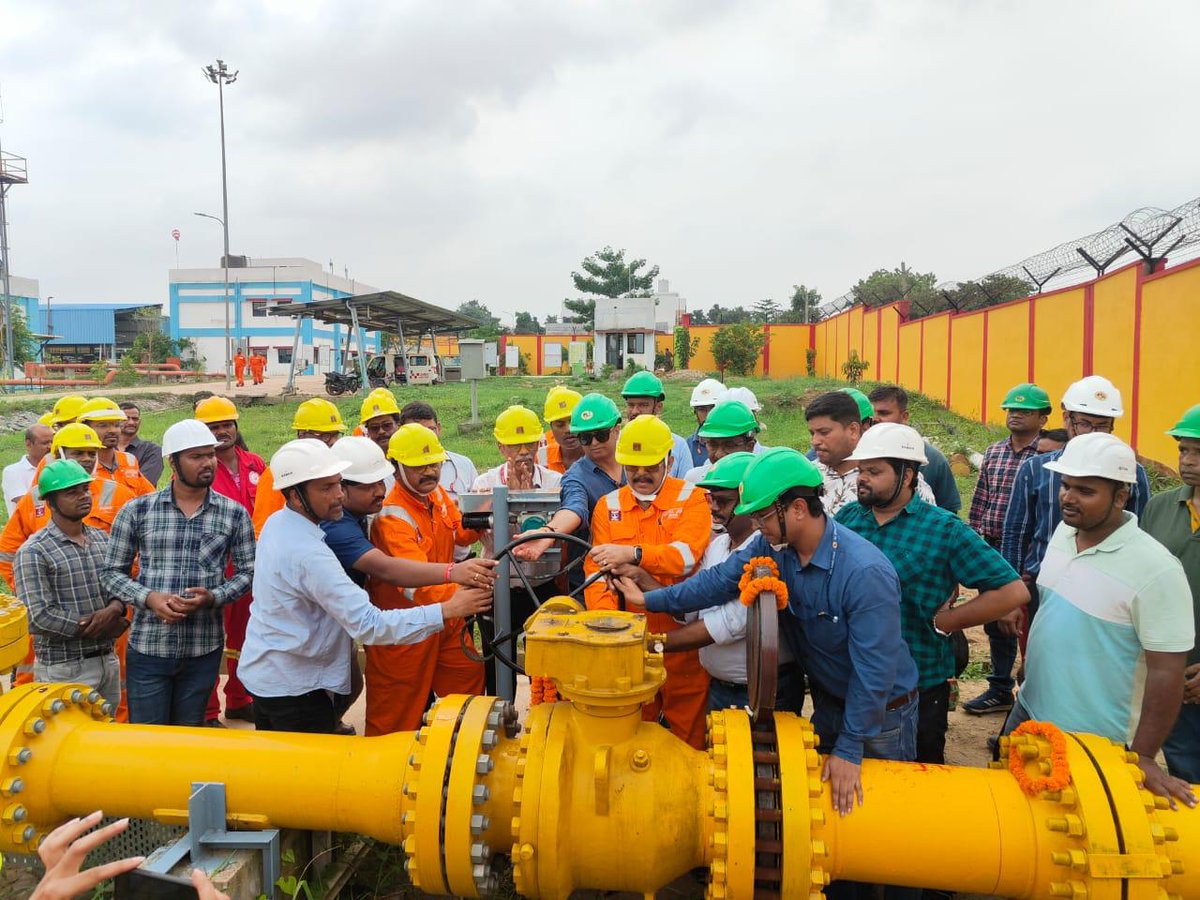 ONGC_'s tweet photo. #India's #Energy #Maharatna #ONGC has taken a giant leap towards becoming a major Coal Bed Methane (#CBM) player in the exploration and production landscape. 
On 16 July 2024, we achieved a milestone by charging CBM gas at @gailindia's Dispatch Terminal & Pipeline from GCS-Bokaro. 
This is a significant step in contributing to Hon'ble Prime Minister @narendramodi's vision of a gas economy.

#YouAreEnergy | #EnergyNowAndNext