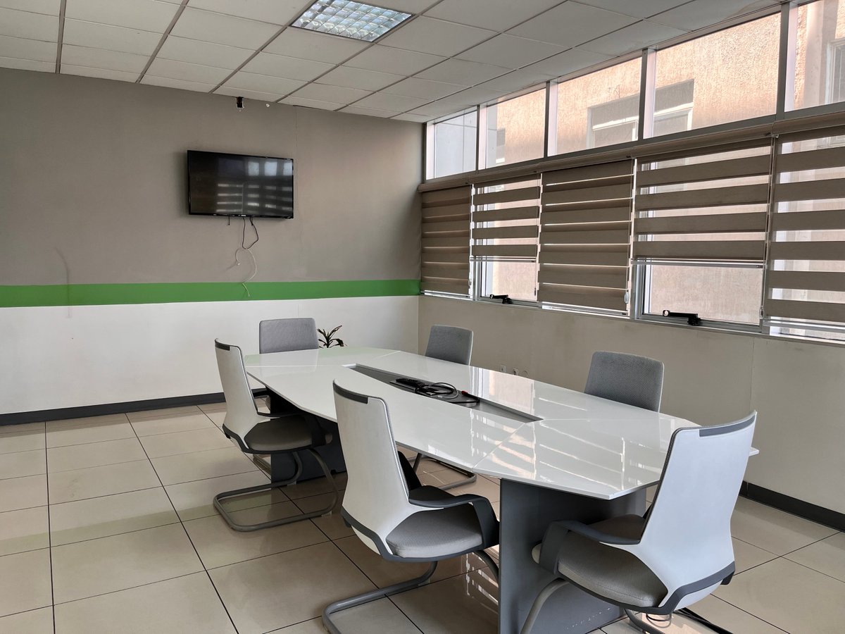 WeVenturehub's tweet photo. 🏢 What We Offer:
Modern, fully-furnished workstations
High-speed internet 
Flexible membership plans
Private meeting rooms
Networking opportunities with like-minded professionals
You can find us through info@weventurehub.com https://t.co/1Pg7hhtWRd