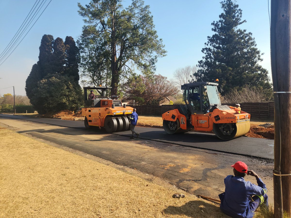MayorPappas's tweet image. Resurfacing of York Rd is currently underway. Please note that parts of the road are closed and only accessible yo those who live on the road. 

#makingprogresstogether