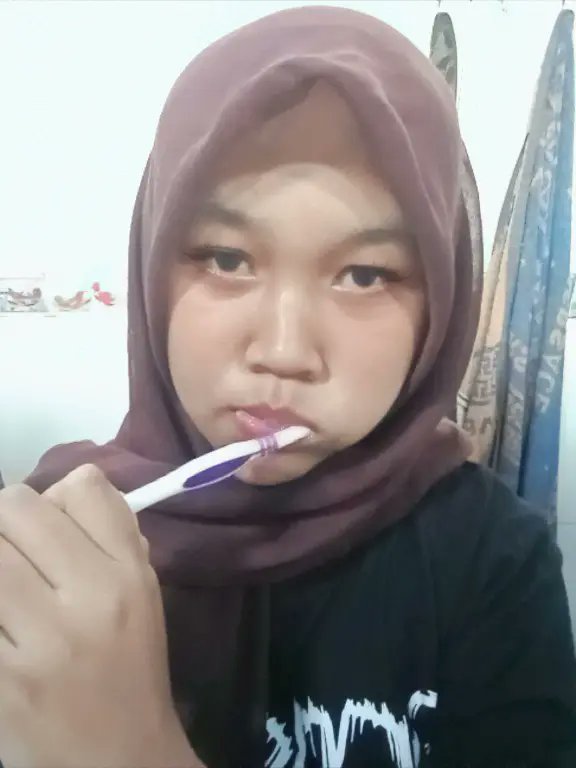 ini esya. tweet media