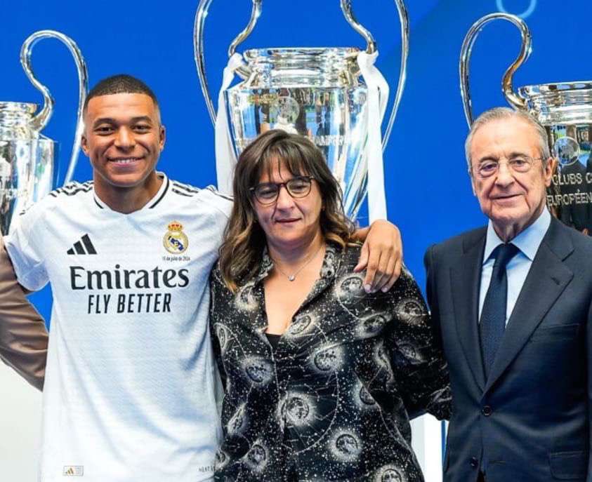 La mere de Mbappe on dirait Florentino Perez mais avc des cheveux #Mbappe