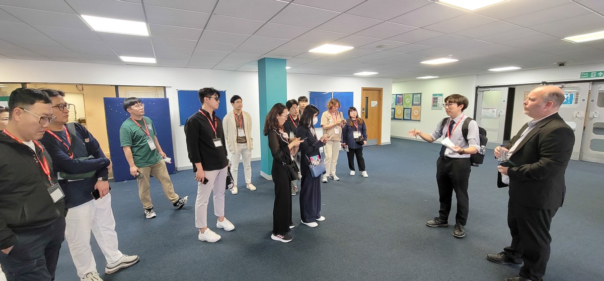 westlondoncol's tweet photo. 🌟 Welcoming South Korean Delegation! 🌟

On 11 July, West London College hosted a KOSME-organised delegation. 12 vocational high school reps toured our facilities and joined a Q&amp;A with our curriculum heads, exploring the UK’s Further Education sector.

👉 https://t.co/g7454ZLQKi https://t.co/Z6aIi4Xoya