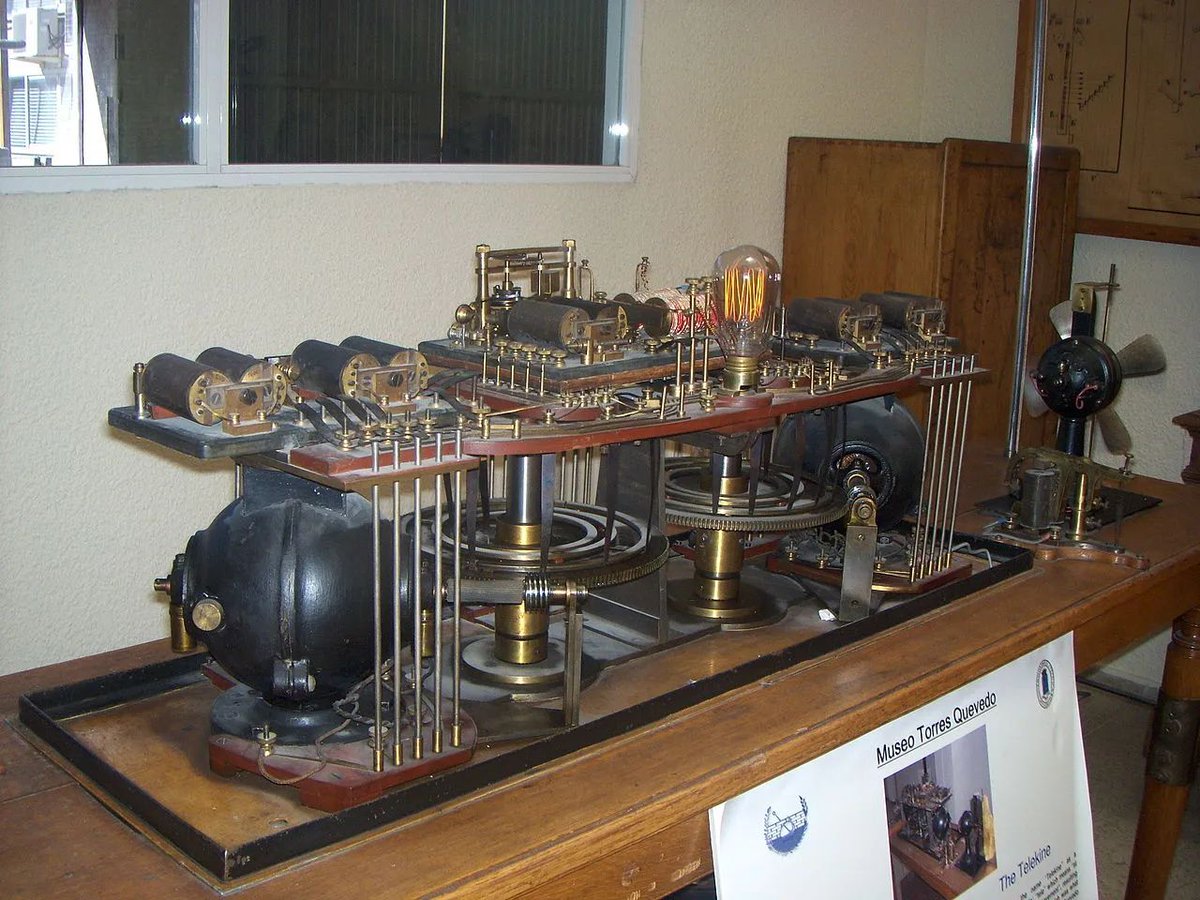 MuseuInfUPV's tweet photo. #EfemérideInf: Tal día como hoy de 1903, se publica la patente número 31918 de Leonardo Torres Quevedo, donde presenta un sistema "Telekine" para gobernar a distancia un movimiento mecánico. En 2006, la IEEE lo calificó como un "hito" para la historia de la ingeniería mundial". https://t.co/mXWV2vFYRW