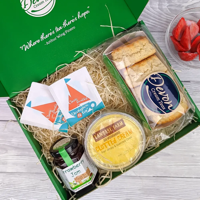 devon_creamteas's tweet photo. IT'S GIVE SOMETHING AWAY DAY! 🙌🏻

To celebrate, we’re giving away 5 of our Favorite Cream Tea Hampers 🥳

For your chance to #WIN
👍🏻 LIKE
✅ FOLLOW US

Good luck 💚

Winner will be announced on Monday 22nd July. Delivery to to UK addresses only.

#DevonCreamTeas #Giveaway https://t.co/zHzkgPC9gW