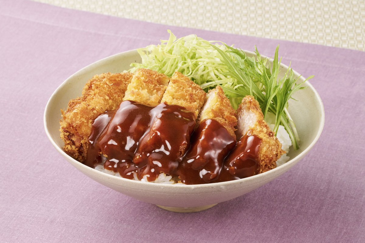 EllieGriff25062's tweet photo. デミカツがトレンド1位ということで！デミカツ丼で便乗します。かけるデミグラスソースで簡単に作れますので、試してみてください！ #デミカツ #デミカツ丼 #デミグラスソース
https://t.co/MVbjoRSiyD