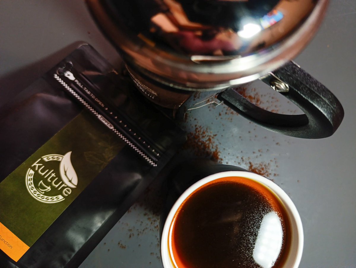 Glen_Aine's tweet photo. Did you know Uganda is known for having some of the best coffees in the world oba you just know corruption😂 https://t.co/9ZEn8r6a7c