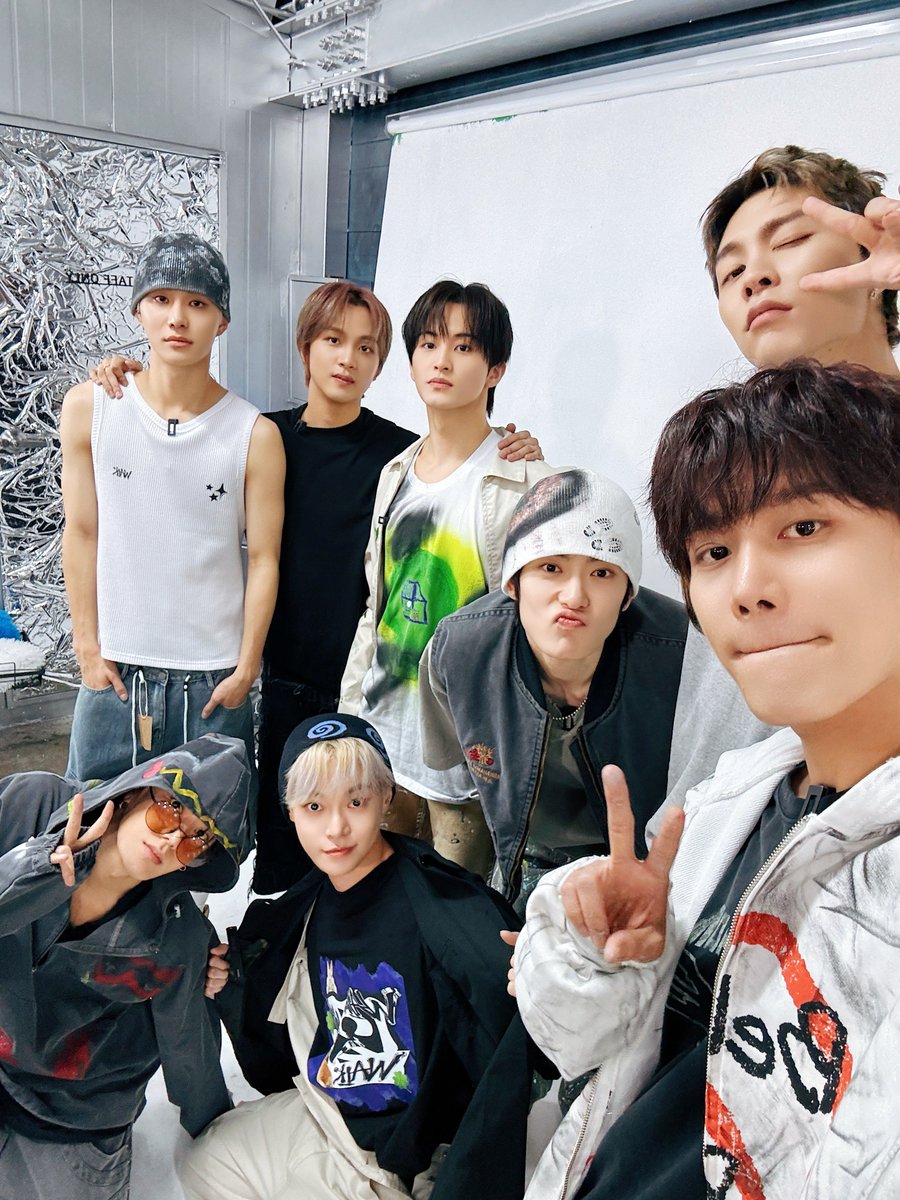 💚🎨🖌️📸

#NCT127 #WALK #NCT127_WALK 
#삐그덕 #NCT127_삐그덕
#NCT127_삐그덕_Walk