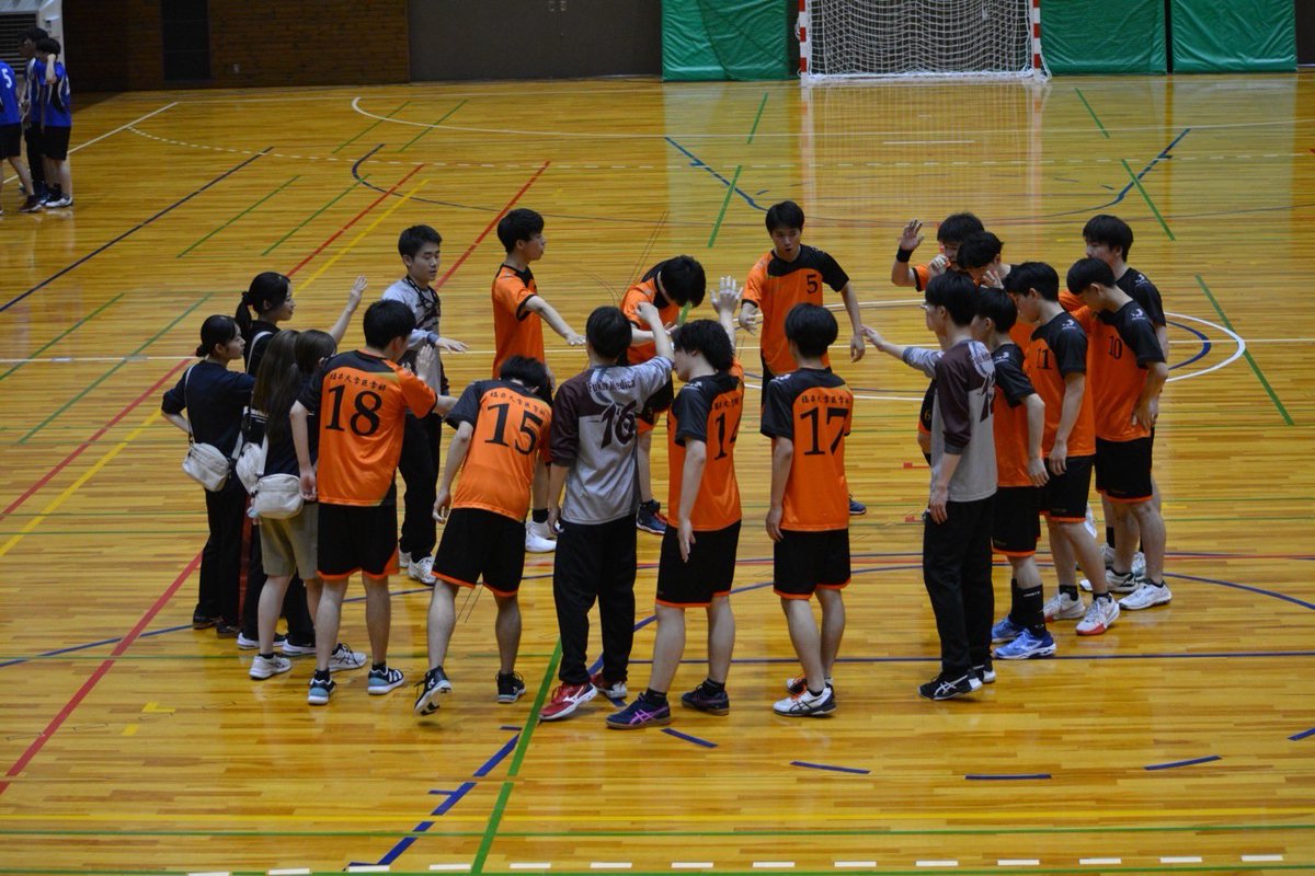 fmhb_2023's tweet photo. 7月15日に行われた第76回北陸地区国立大学スポーツ大会の結果をお知らせいたします。

vs 富山大学　　　　18-31 ⚫️
vs福井大学文京キャンパス　　24-22 ⚪️
vs金沢大学                18-26 ⚫️

中々戦う機会のないチームとゲームができて、部員にとってとても刺激のある1日でした。 https://t.co/zlWKtS7ako