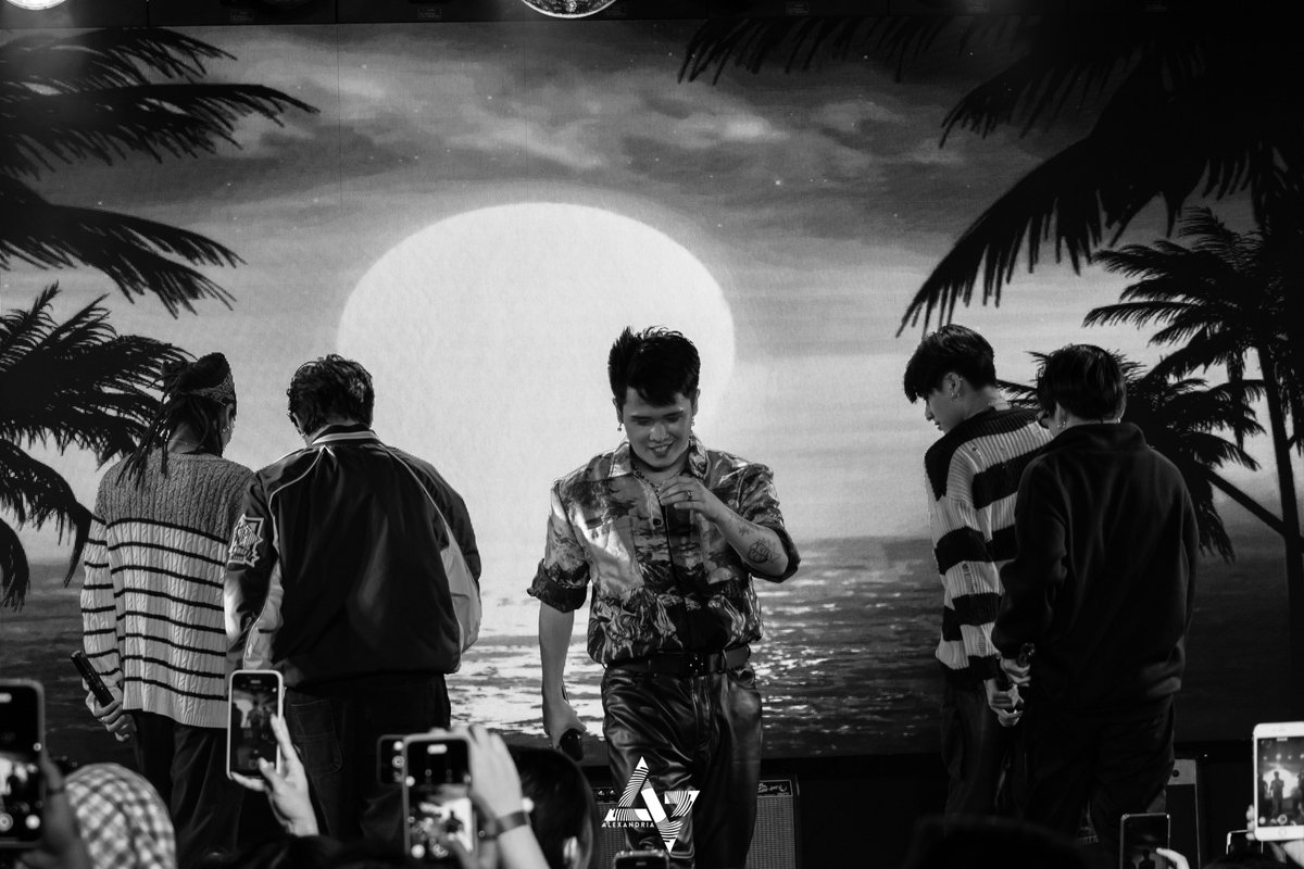 spicyglaze's tweet photo. 06 • 16 • 2024 | 📍Viva Cafe

Alamat Send Off to Canada Gig in black and white 
2/2

#ALAMATSendOfftoCanadaGig @ALAMAT_members @Official_ALAMAT #ALAMAT #misskonasila #huhu https://t.co/8QyAvCj0fn