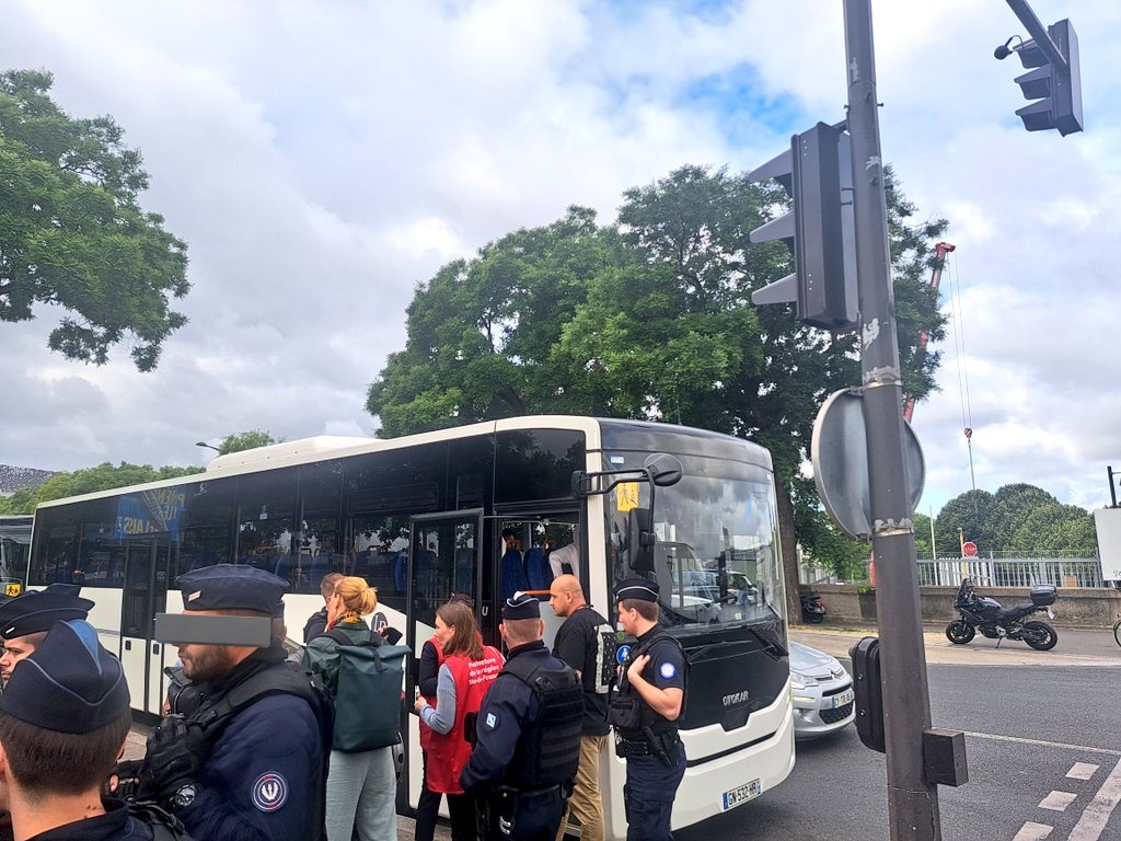 Opération de mise à l'abri ce matin autour du Canal de l'Ourcq. Les propositions faîtes par l'État sont en Île-de-France, ce qui correspond aux parcours des personnes ayant des attaches locales. Nous continuons d'interpeller l'Etat pour l'ouverture de places supplémentaires !