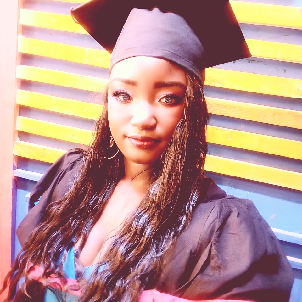 This lady <a href="/_Shir_leen/">Shirleen</a> has also been arrested in Eldoret. We will not keep silent and wait for them to make us disappear 
#RutoMustGo