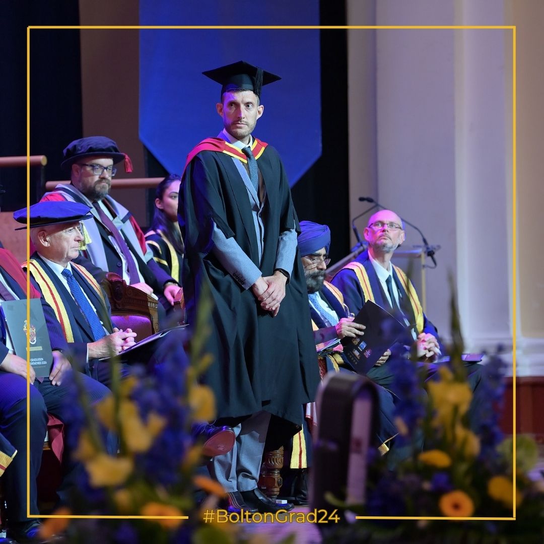 Uni_GreaterMcr's tweet photo. Celebrations for #BoltonUni🎓graduates!🎉
Yesterday, students from #BoltonResearch, #BoltonEngineering, #BoltonMotorsport (#NCME), and #BoltonEducation donned caps and gowns.
We also saw several honorary doctorates presented, learn more https://t.co/rQwi4JQTj7
#BoltonGrad24 https://t.co/LSCPaAVrnL