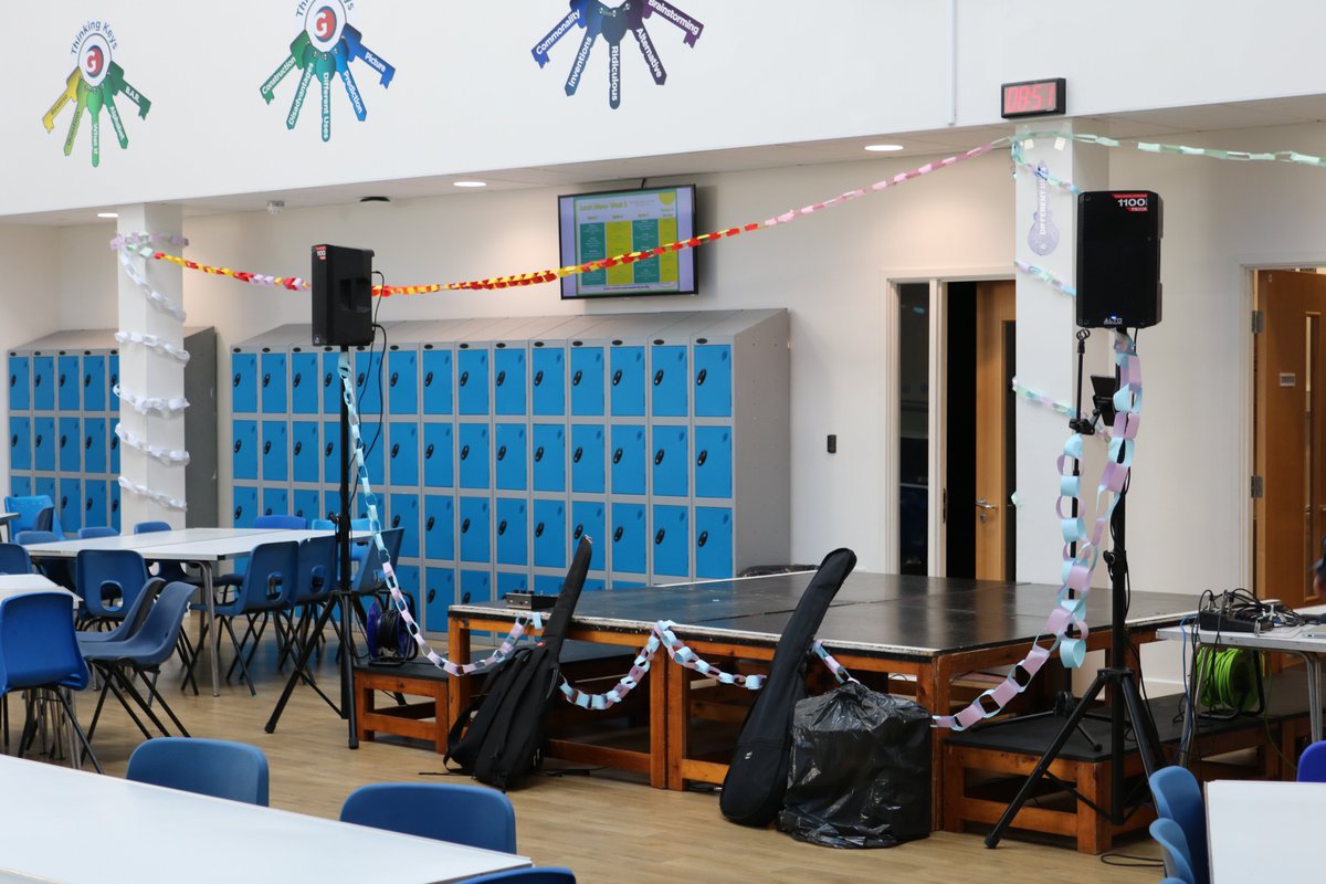 Goodwin_Academy's tweet photo. It's Clarence Fest, the first annual arts festival at Goodwin Academy! 🎪

Students will enjoy a variety of workshops throughout the day, including circus skills, football, and graffiti art, as well as a theatrical show or comedy sketch. 🎭  #WeareGoodwin #ClarenceFest #Article13 https://t.co/8jTX1qrGjS
