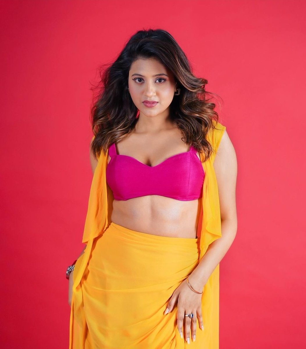 chocochips_hu's tweet image. Choose one 👇 

A                                                B