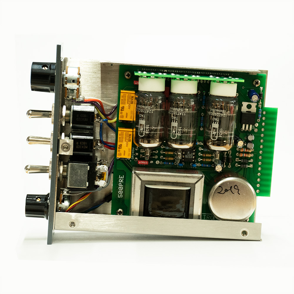 miyajipro's tweet photo. 【入荷情報!】
#RetroInstruments 「500 PRE」が僅少入荷!
500シリーズサイズながら、贅沢に3つのチューブを使用したプリアンプ。
入力レベル調整具合で、クリーンなサウンドから、サチュらして程良く太い派手なサウンドにも。
▼詳細はコチラ▼
https://t.co/EUZrZ0Kj3C
#宮地楽器RPM https://t.co/C2uTWcDnSu