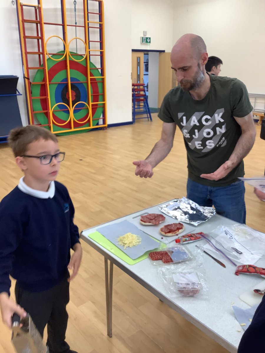 The children had a fantastic morning making their own pizzas! They are looking forward to eating them later!! <a href="/GilesBrookSCH/">Giles Brook School</a> 3/3