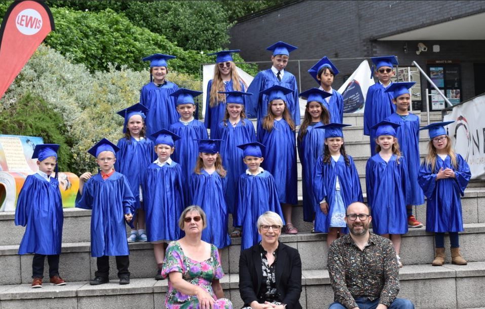 Congratulations to the children for getting their Children's University certificates at the Winchester ceremony on Saturday, we hope you had a great time at the event! Any children that earned a certificate but could not attend, certificates will be sent home today 😀