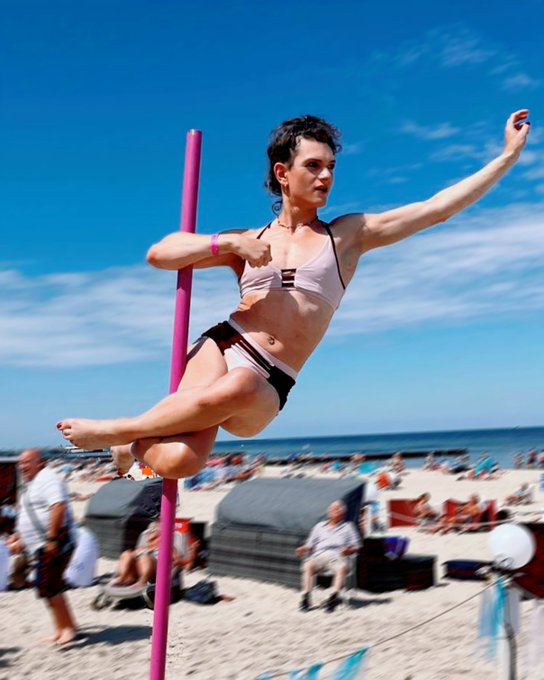 Vote for @MedelaineVoila in the MV Contest Summer Vibes Contest @manyvids https://t.co/V7CKLSRdqV https://t<a class="tags" href="/tag/medelainevoila">@medelainevoila</a><a href="/tag/mvsales"class="tags"><span>#mvsales</span></a>