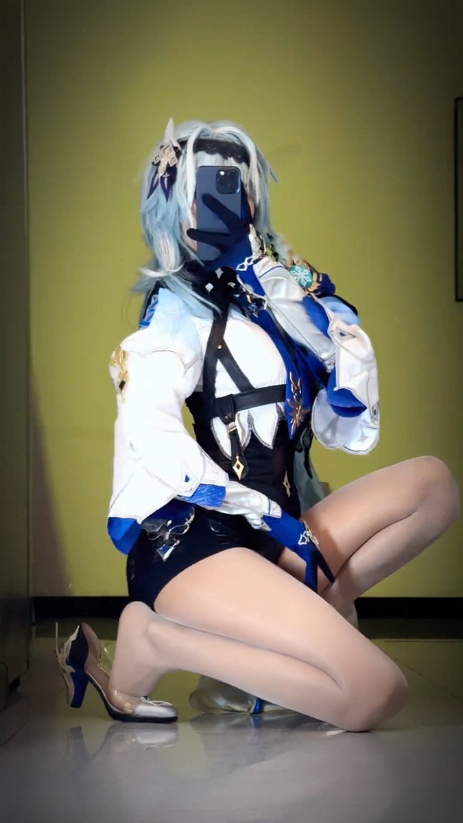 shixierofficial's tweet photo. So tight

#eula 
#GenshinImpact 
#Cosplay https://t.co/KeuQLILvej