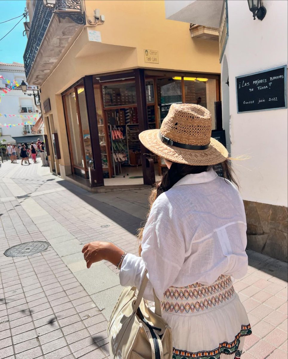 emmarriot's tweet photo. Hola! 👋🥰 ispanya 🇪�� gerçekten çok güzel, orada kalmaktan keyif aldım https://t.co/iiJp2snRRo