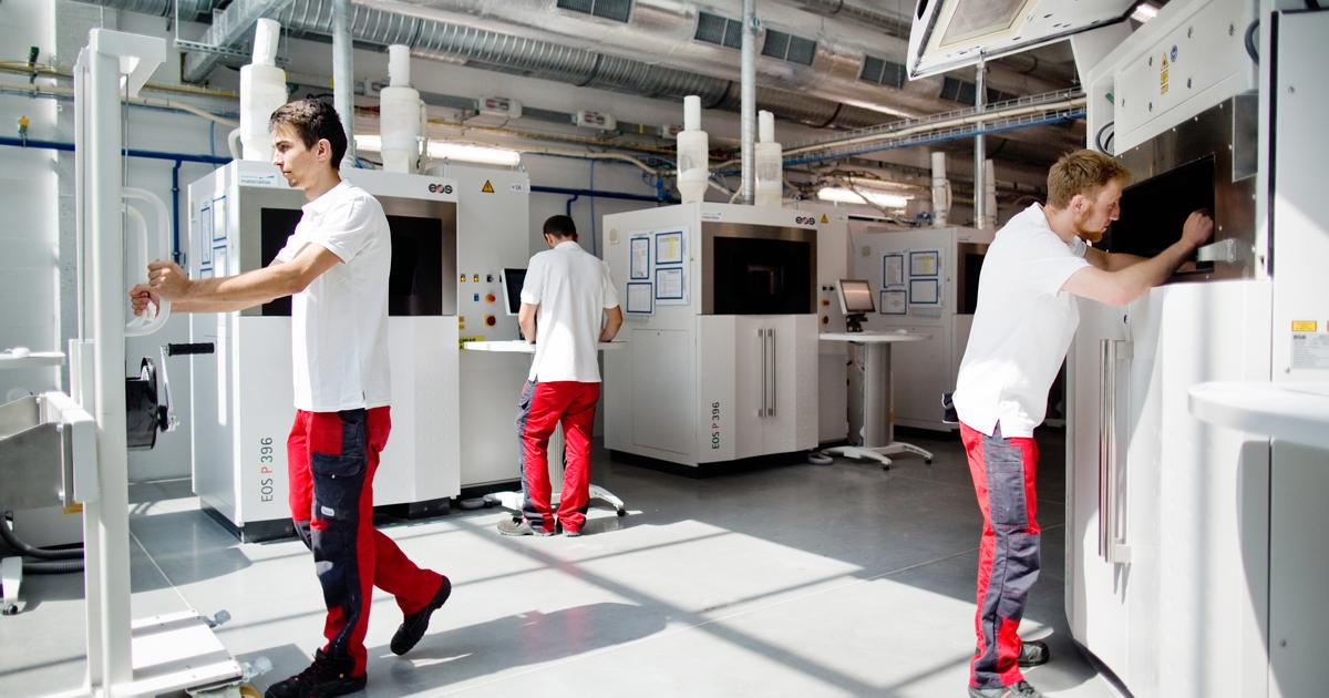 MaterialiseNV's tweet image. #AdditiveManufacturing is ready for much more than just prototyping. Jurgen Laudus, Vice President of Materialise Manufacturing, explains why accelerating its adoption for #SeriesProduction is an industry-wide responsibility: mtls.am/4bKoDbM