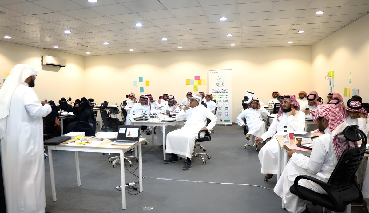 Attatatwa's tweet photo. بتنفيذ من  @Attatatwa
انطلق برنامج:
#تدريب_المدربين_لتمكين_المتطوعين
-الدفعة الرابعة -في منطقة عسير
بدعم حصري من @BankAlJazira
وبالشراكةالاستراتيجية مع: @asda_aseer 
وبالتعاون مع: @AlzaherahTC و:@ngos_ase
حيث يشارك في هذه الدفعة
(50) مدرب ومدربة من نخبة العمل التطوعي https://t.co/7Gnai2fnxm