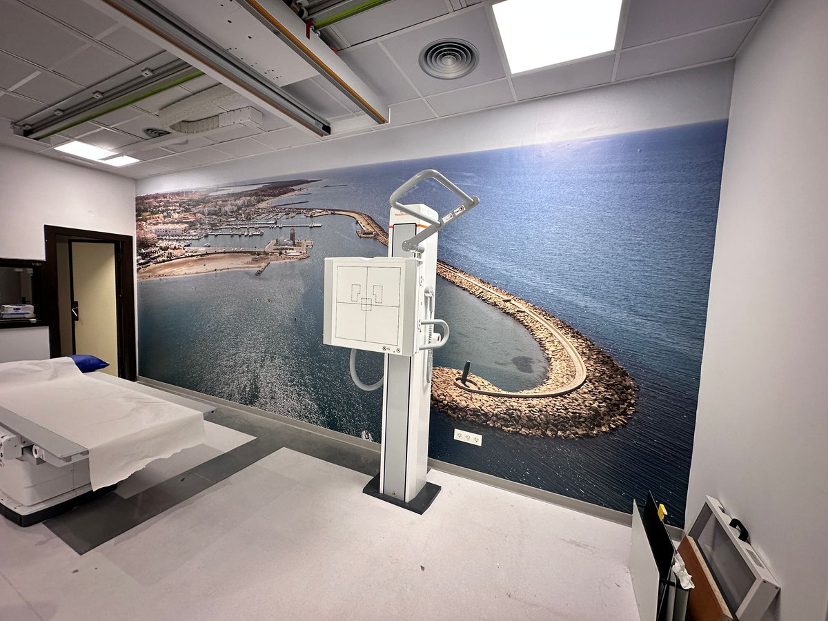 La apuesta por la Humanización del #HUnivPoniente incluye la mejora de espacios como las áreas de pruebas diagnósticas
Nuestras nuevas salas de Radiología, ya lucen  con estos espectaculares paisajes de El Ejido 
#SomosPoniente 
<a href="/saludand/">Consejería de Salud y Consumo</a> <a href="/AlmeriaJunta/">AlmeríaJunta</a> <a href="/peacro/">PEDRO ACOSTA</a> <a href="/maiesmo/">Maite Estévez</a>