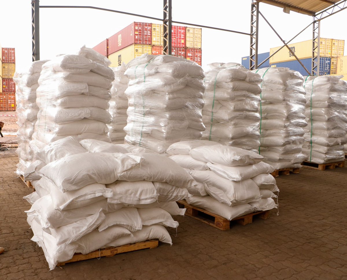 ReportePy's tweet photo. #Narcotráfico Incautación récord de cocaína en Paraguay. Intentaron enviar 4.013 Kilos de cocaína en bolsas de azúcar, en un contenedor con destino a Bélgica.El perjuicio al crimen organizado es USD 240 Millones. Intervención del Ministerio Público @senad_paraguay, @DNITaduanapy https://t.co/zaxCzJlP8c
