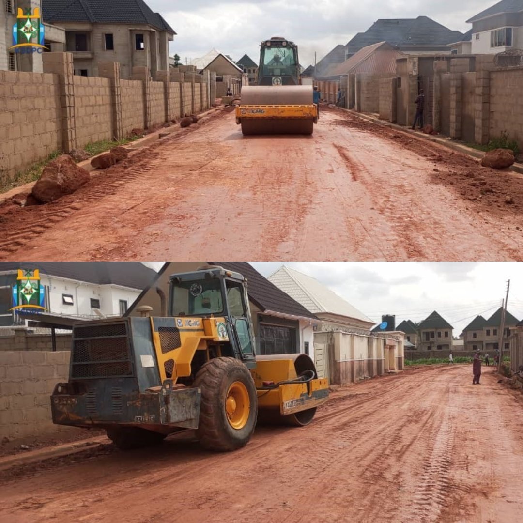 KSDPCLtd's tweet image. #OngoingWork KSDPC continues infrastructure development at the Malali Urban Renewal Site with Surface Dressing of the internal road network following the drainage systems upgrade at the layout. #buildingsustainablehabitats

Signed
Saminu Gwadah
Ag Head, Public Relations
16/07/24