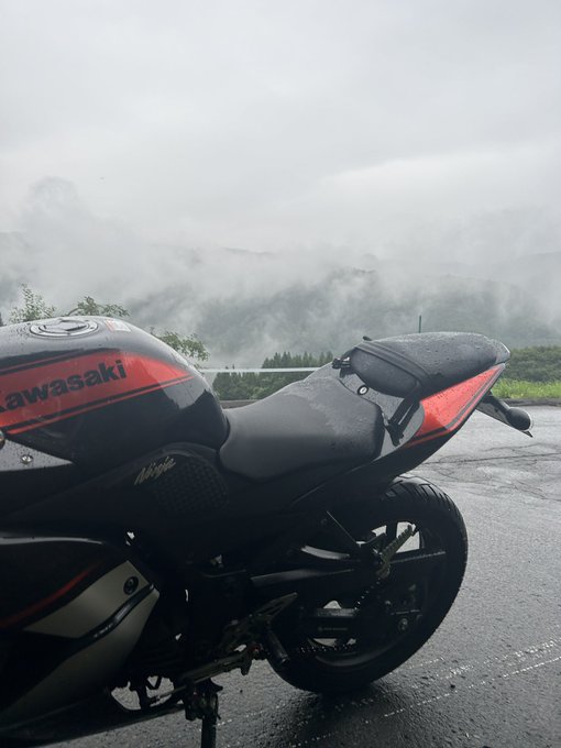 バイクは乗りたい時に乗るのだ…たとえ雨でも。 