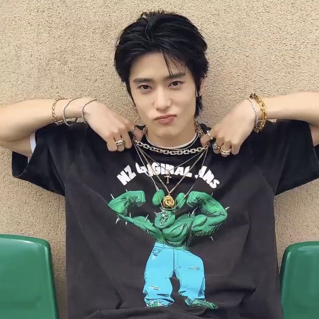 hourlyjaeh's tweet image. 💪🏻😗