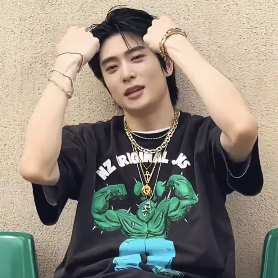 hourlyjaeh's tweet image. 💪🏻😗