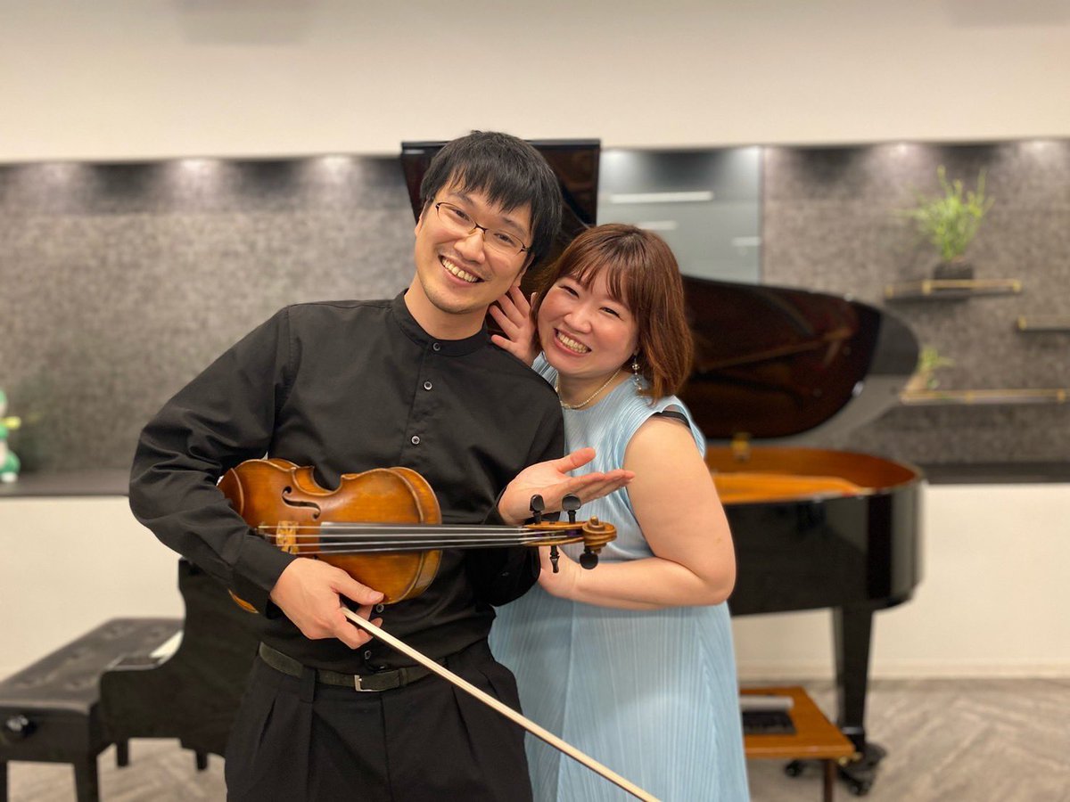 650Us5DrwMwLFJE's tweet photo. SMBCのclosedコンサート終演。

世良君ともお久しぶり、みなつさんとは初めまして。フルートとのアンサブルも初めましてばかりと刺激的な1日でした！

でも素晴らしいプレイヤーのパフォーマンスとメンタリティを浴びて、疲れたけど何だか良い気分🤎

皆様ありがとうございました！ https://t.co/RJAmj3BinQ