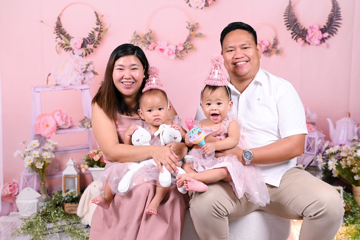 ronaaaabells's tweet photo. My family 🩷🥹 https://t.co/Tu6SRJeLG9