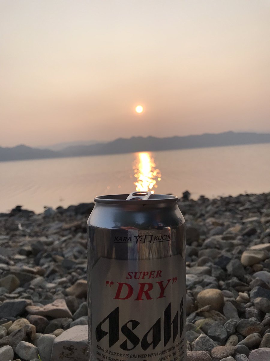 tumaranainingen's tweet photo. 乾杯🍻 https://t.co/vW6qVz6yI3
