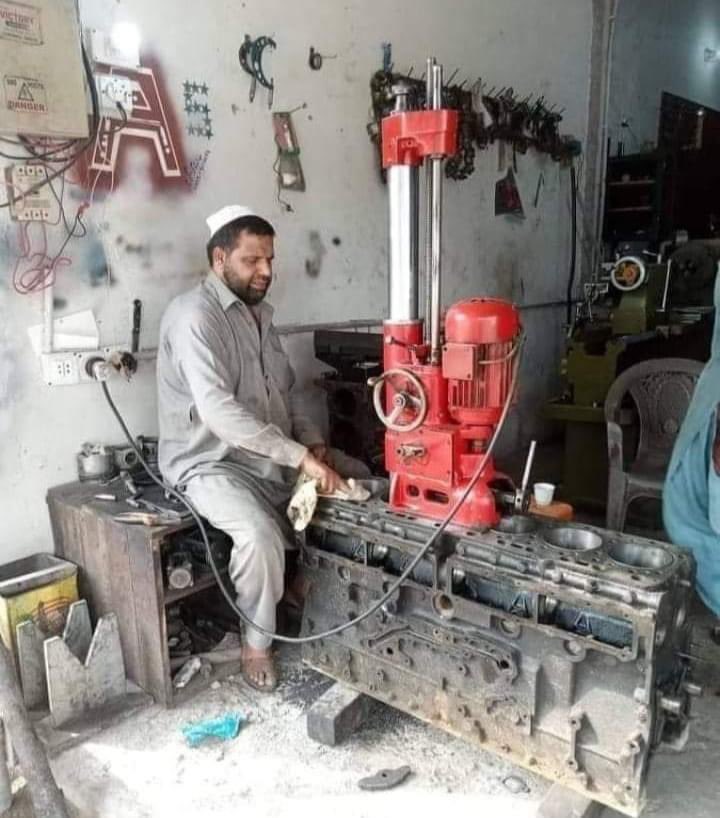 RahimWazir5's tweet photo. The man in the picture,who was tirelessly working to earn a living,was brutally killed by the Pakistani Army in #Bannu yesterday, along with other workers.The army began firing directly in the main city of Bannu, killing civilians.Their crime is well known,they are Pashtuns. https://t.co/BJ4HHiZVUp