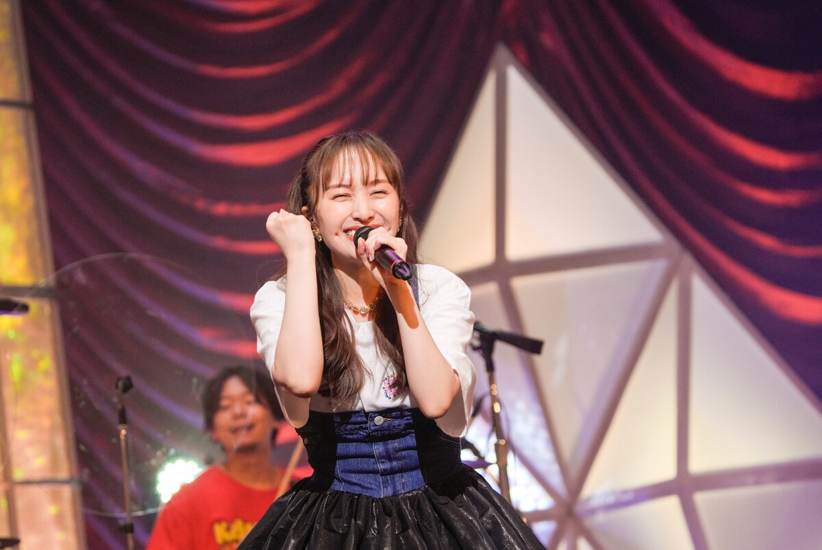 natalie_mu's tweet photo. 【ライブレポート】百田夏菜子ソロライブに早見あかり、13年ぶりの“デコまゆ”実現「どれだけ一緒にいると思ってんだよ！」（写真25枚）
https://t.co/94qmS3GrPF

#ももクロ #momoclo #百田夏菜子30th #百田夏菜子 #早見あかり #デコまゆ https://t.co/6xa7VqhKhg