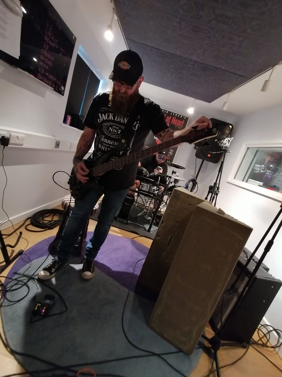 HicktownBreak's tweet image. 💥NEW MUSIC COMING SOON💥 We've just come from the studio recording our new single 'Time To Move On'  Release expected over the coming weeks and we can't wait to share this with you.. Keep em peeled on our socials for release date! #countrymusic 🤠