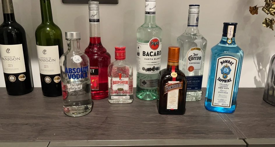 lyhangju's tweet photo. 今日はマルガリータを飲みます。🍸🍹
味はかなり濃厚です。
ベースワインをたくさん買いました。飲みたいものを何でも混ぜて飲むことができます。 https://t.co/dQJniKGLw4