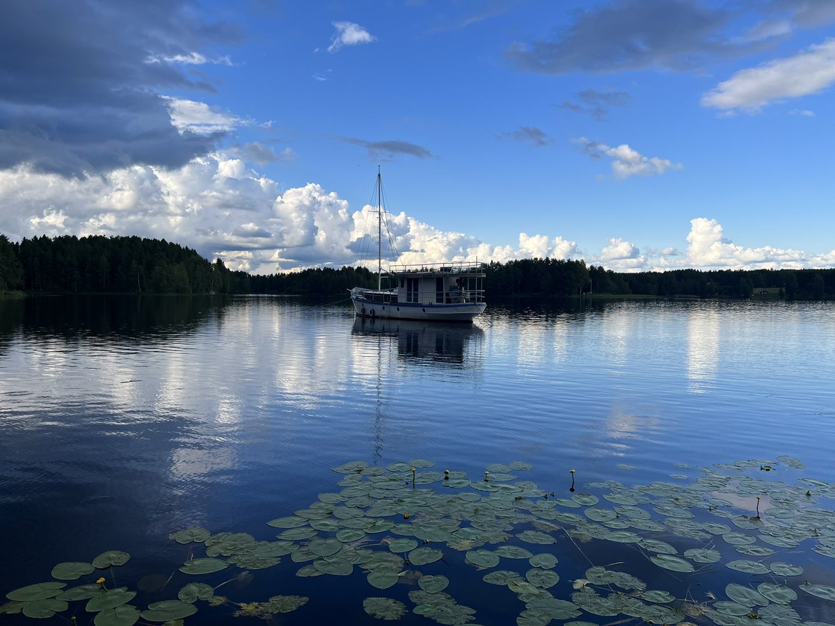 hm_grandell's tweet photo. Pala taivasta. Lappajärvi. 
Sielunmaisema ❤️ #lappajärvi #lakeus #kraaterijärvi #palataivasta #pohjanmaa https://t.co/96jNoZ0R60