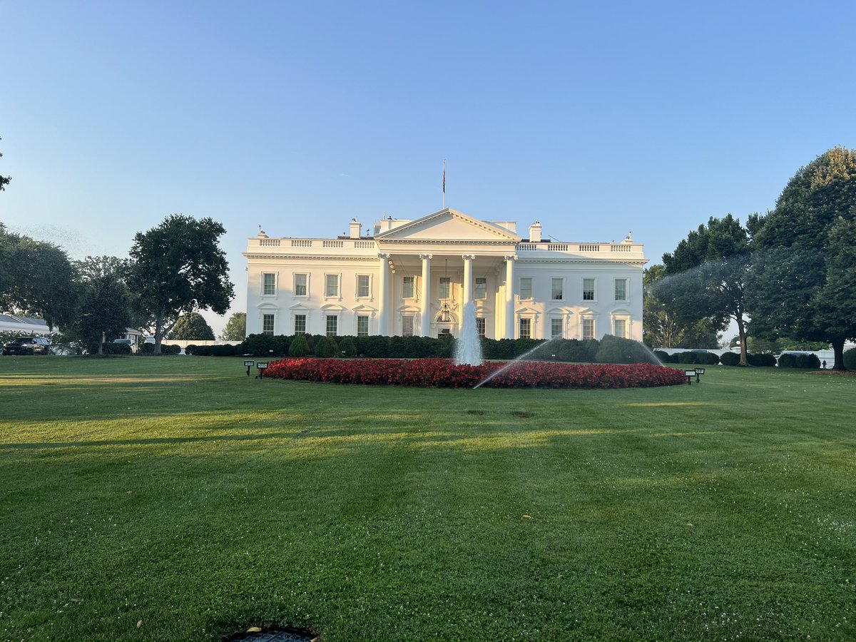 Day 2 run before Teaching with Primary Sources Conference <a href="/librarycongress/">Library of Congress</a> with <a href="/Sturgeonteach/">Mr. Sturgeon</a> Thank you <a href="/FishersIN/">FishersIN</a> <a href="/ScottFadness/">Scott Fadness</a> the scenery is second to none.